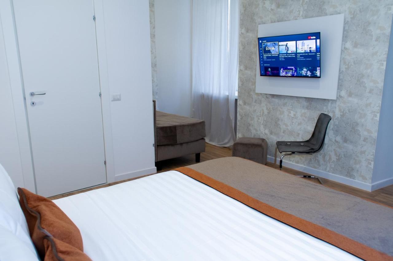 Home At Rome Vatican Suites Exterior photo
